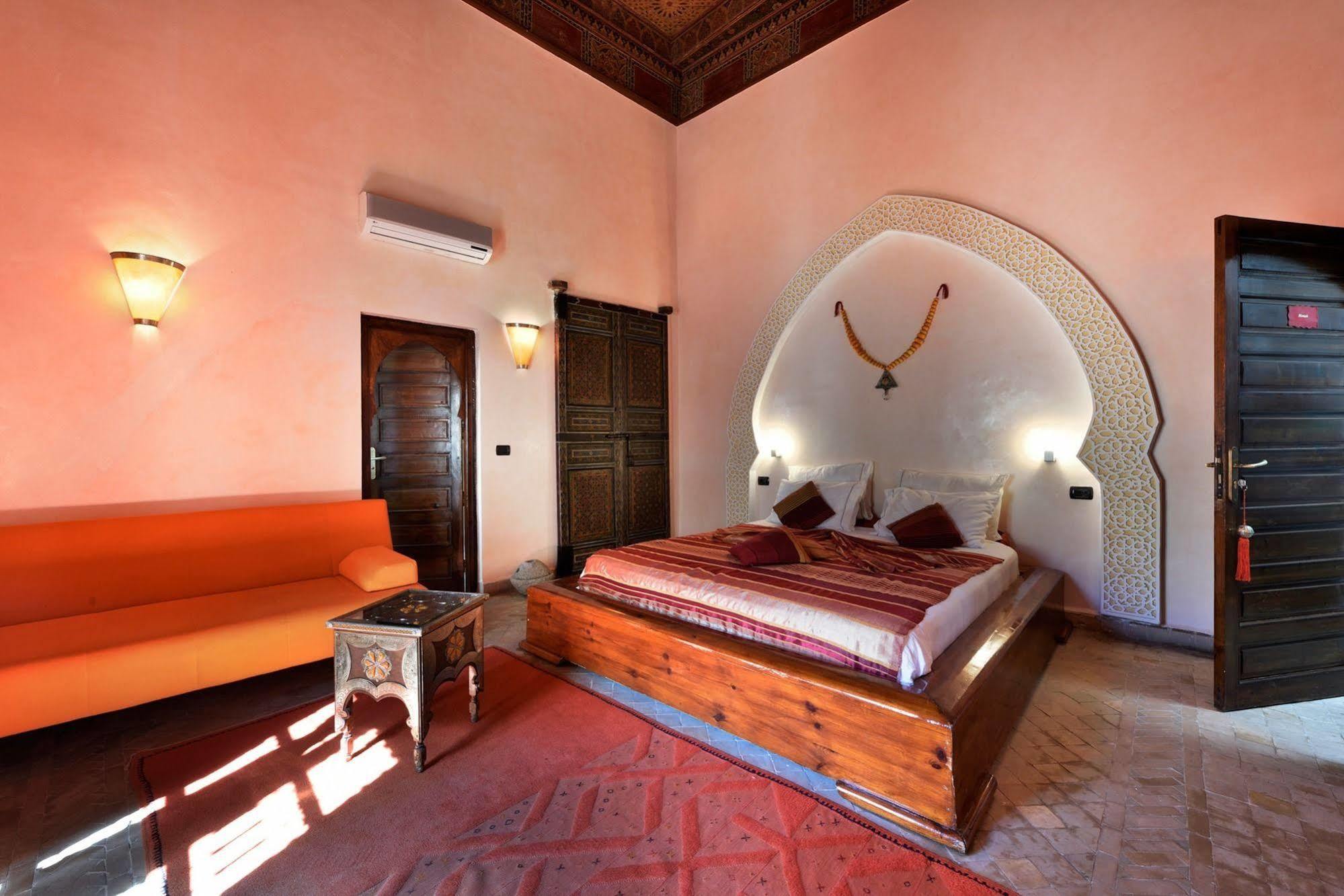 Riad Les Ammonites And Spa Marrakesh Exterior photo